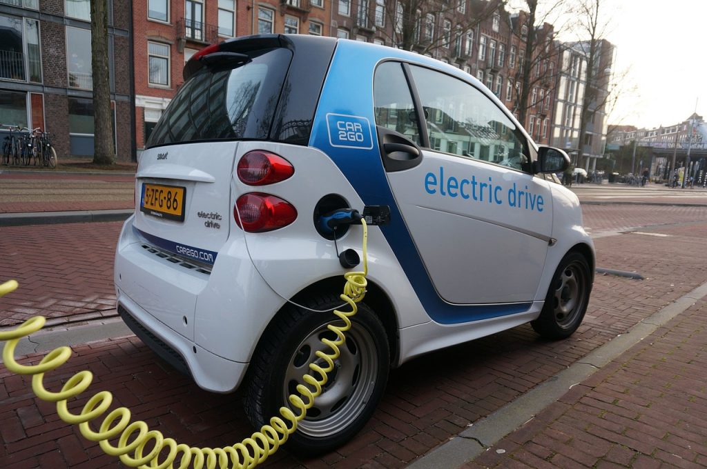 Países Bajos: Avanza proyecto para prohibir venta de autos a diésel o gasolina desde 2025