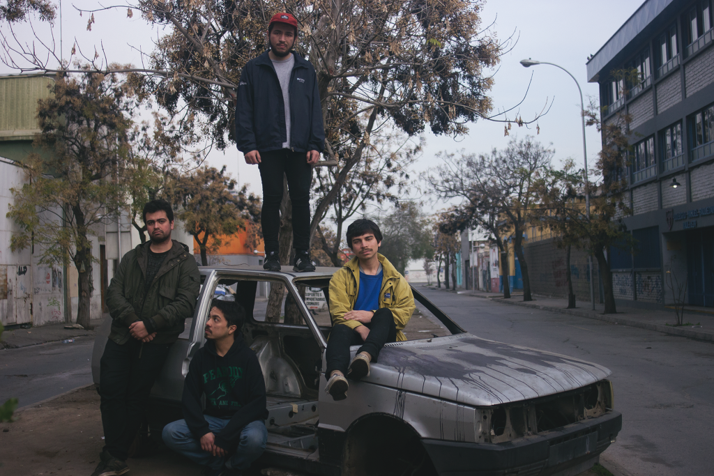 AUDIO| Escucha y descarga «Lucha Libre», el álbum debut de la promesa del indie chileno Medio Hermano