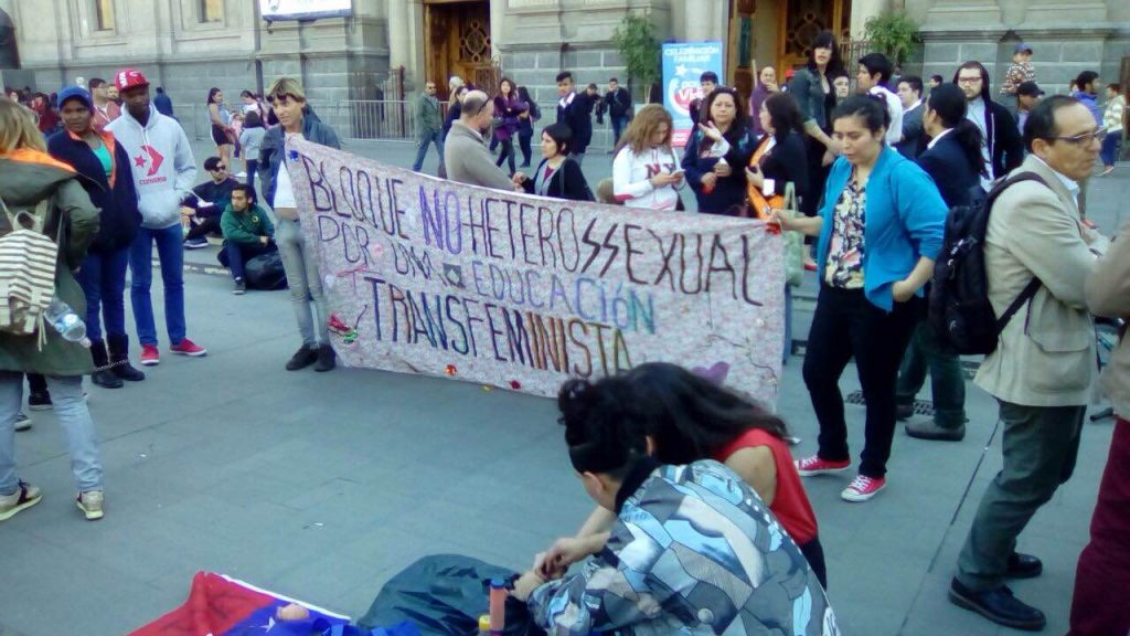 VIDEO| Carabineros detiene violentamente a activistas durante manifestación contra ataque transfóbico 