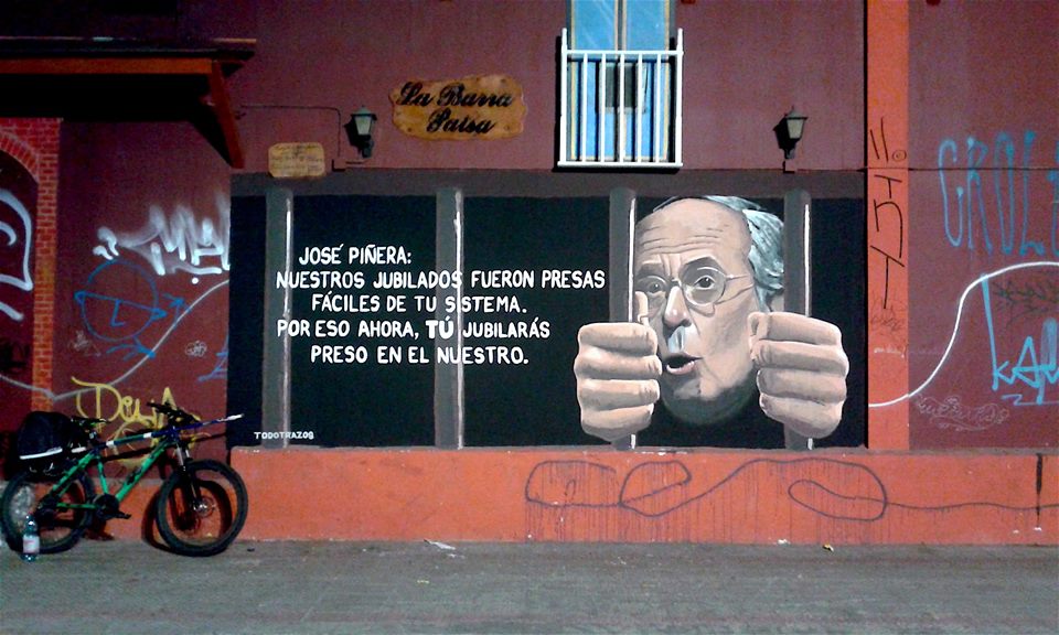 Atacan mural de José Piñera y el creador lo arregla con genial intervención