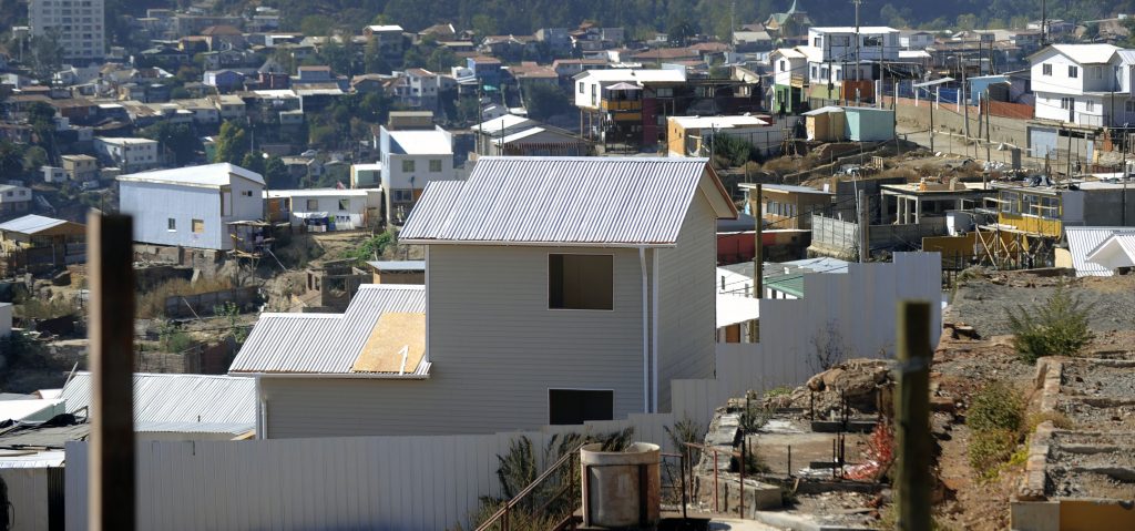 Viviendas sociales en Valparaíso: Un Plan de Reconstrucción que fomenta la desigualdad