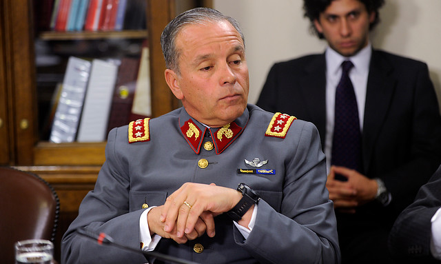 Humberto Oviedo, Comandante en Jefe: «El ejército no acepta ni aceptará pactos de silencio»