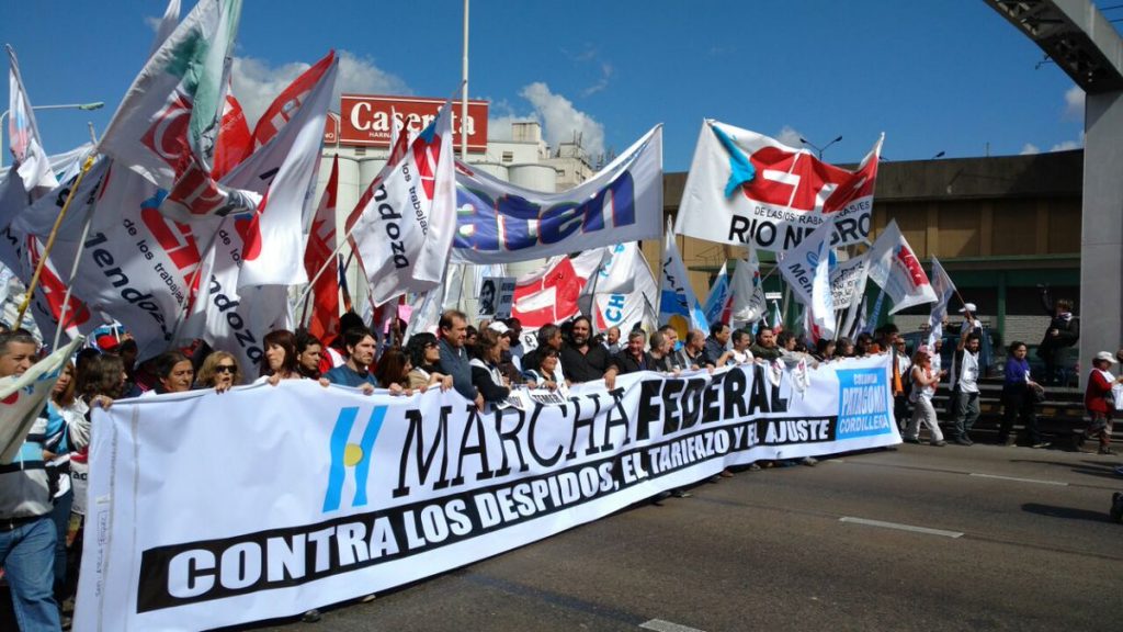 #MarchaFederal: Masivas movilizaciones en toda Argentina contra el «tarifazo» de Macri