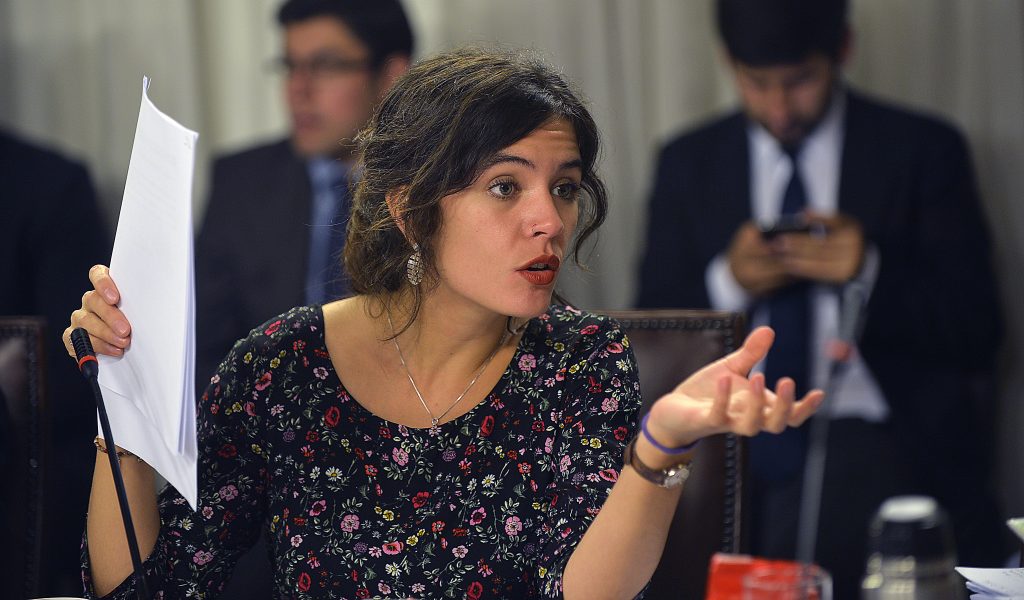 REDES| Las críticas a las reacciones machistas y anticomunistas tras entrevista de Camila Vallejo en Paula
