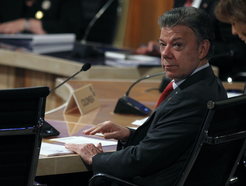 Juan Manuel Santos: Prontuario de guerra del Nobel de la Paz