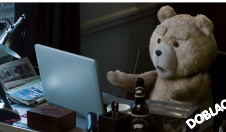 VIDEO| El chistoso viral donde el oso Ted se entera que por problema de padrón en las Municipales vota en La Antártica