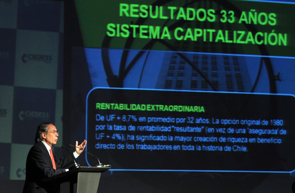 José Piñera relanza revista y dispara: «Nadie ha muerto de desigualdad»