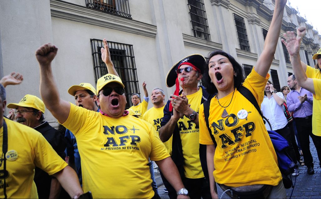 No + AFP llega a La Moneda y exige plebiscito para decidir sistema previsional