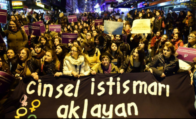 El controversial proyecto de ley turco que busca perdonar los abusos a menores si el agresor se casa con su víctima