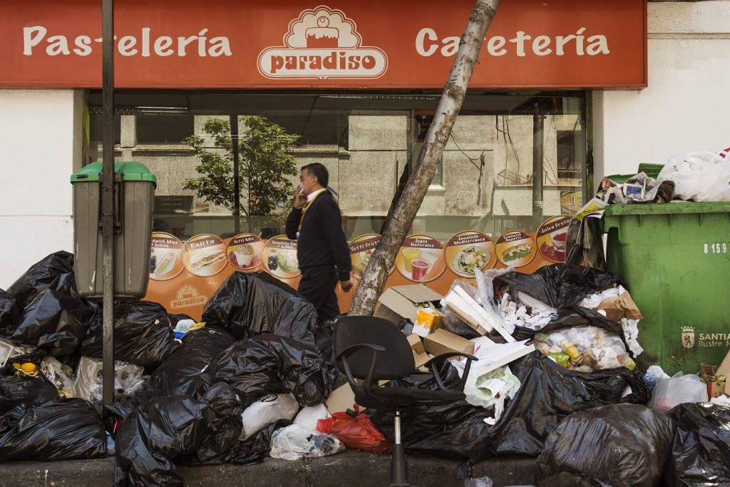 FOTOS| La basura que dejó la intransigencia del gobierno en el reajuste al sector público