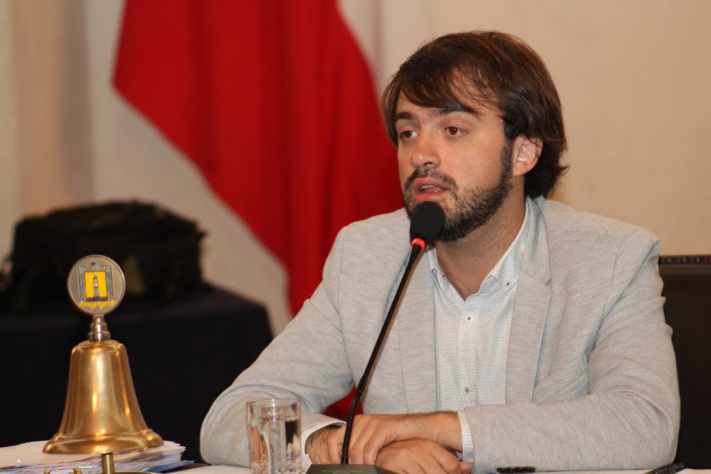 Concejo municipal de Valparaíso aprueba auditoría externa en la primera sesión de Jorge Sharp como alcalde