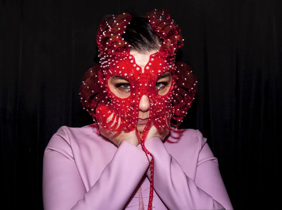 El feminista mensaje de Björk donde denuncia el sexismo en la prensa musical