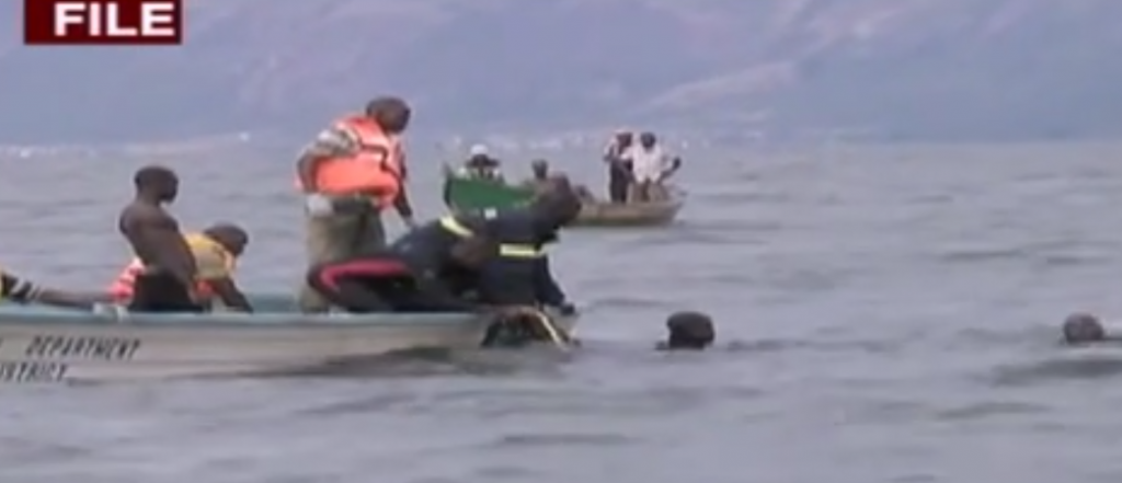 Uganda: Barco que transportaba a futbolistas se hunde y hay al menos 9 muertos y 21 desaparecidos