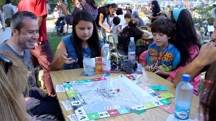 Vecinos de Villa Olímpica crean «Villapolis», un juego que busca recuperar la memoria patrimonial de su barrio