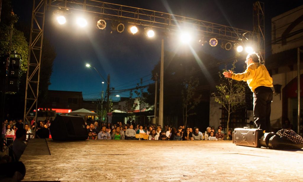 Teatro callejero y actividades en zonas rurales destacan en la 3°edición del festival La Santa Comedia