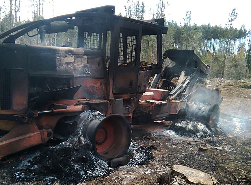 Coordinadora Arauco Malleco se adjudica quema de 19 camiones en La Araucanía