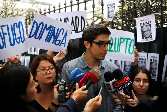 FOTOS| «El ladrón más grande de Chile»: La protesta de los estudiantes contra la candidatura de Sebastián Piñera