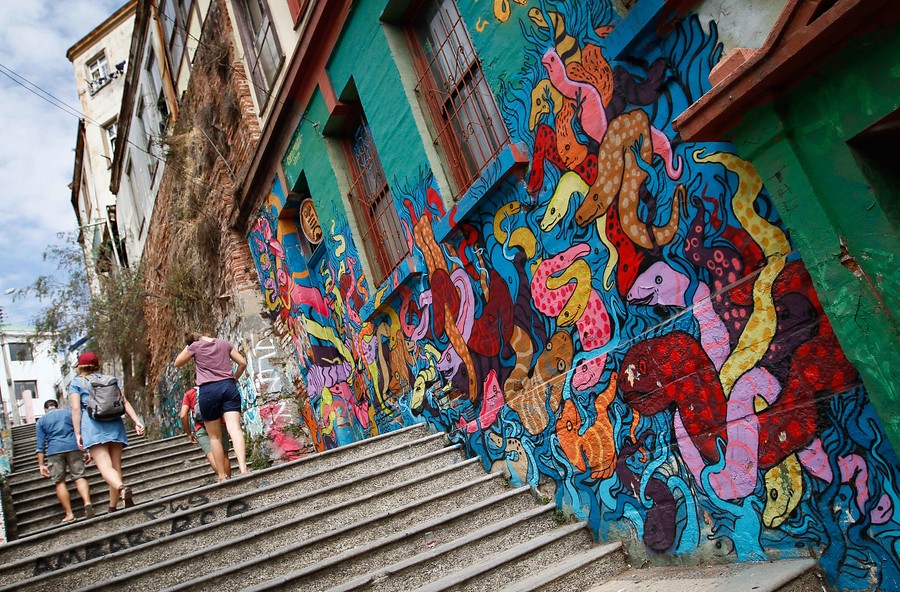 FOTOS| Los coloridos murales de Valparaíso, la capital chilena del graffiti