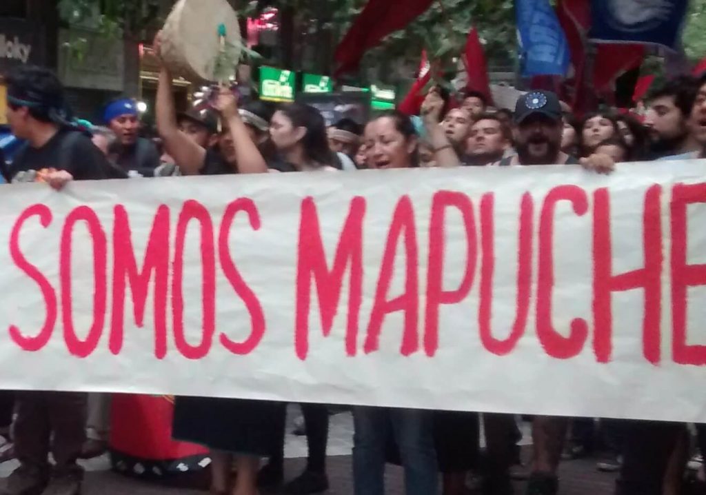 Denuncian usurpación del patrimonio cultural indígena: Empresa pretende apropiarse del dominio «Mapuche»