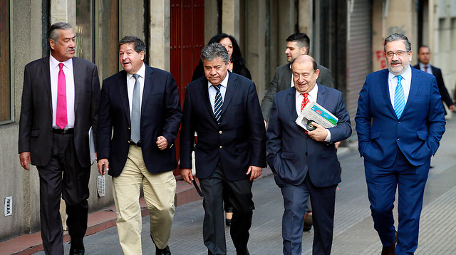 El equipo «político estratégico» de Alejandro Guillier: De 25 personas, solo 5 son mujeres