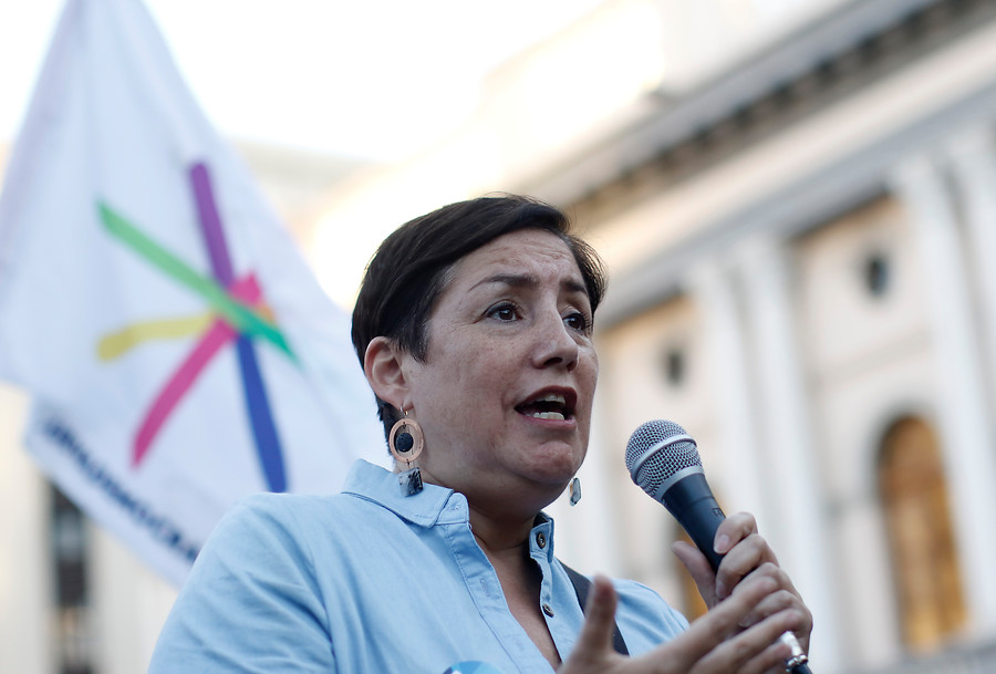 Beatriz Sánchez: «No sé si es posible condonar las deudas del CAE por lo que significa el costo para el Estado»