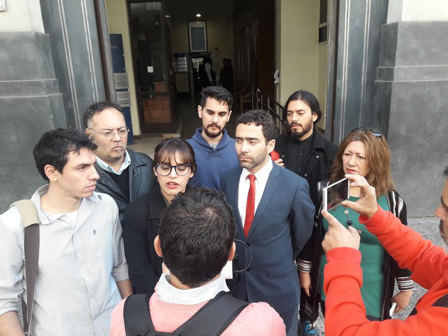 Frente Amplio se querella contra Aguas Andinas para que indemnice con $20 mil a afectados por corte de agua