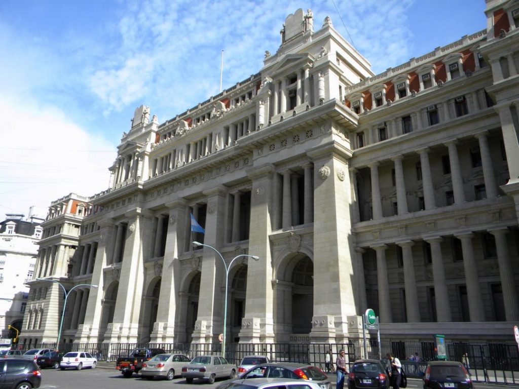 Escandaloso fallo de la Corte Suprema deja libre a violadores de derechos humanos en Argentina