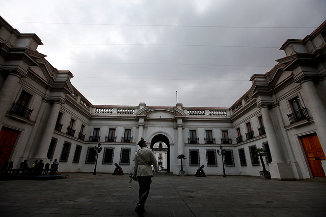 Piñera envía minuta pidiendo a sus ministros que rebajen gastos en contratación de asesores