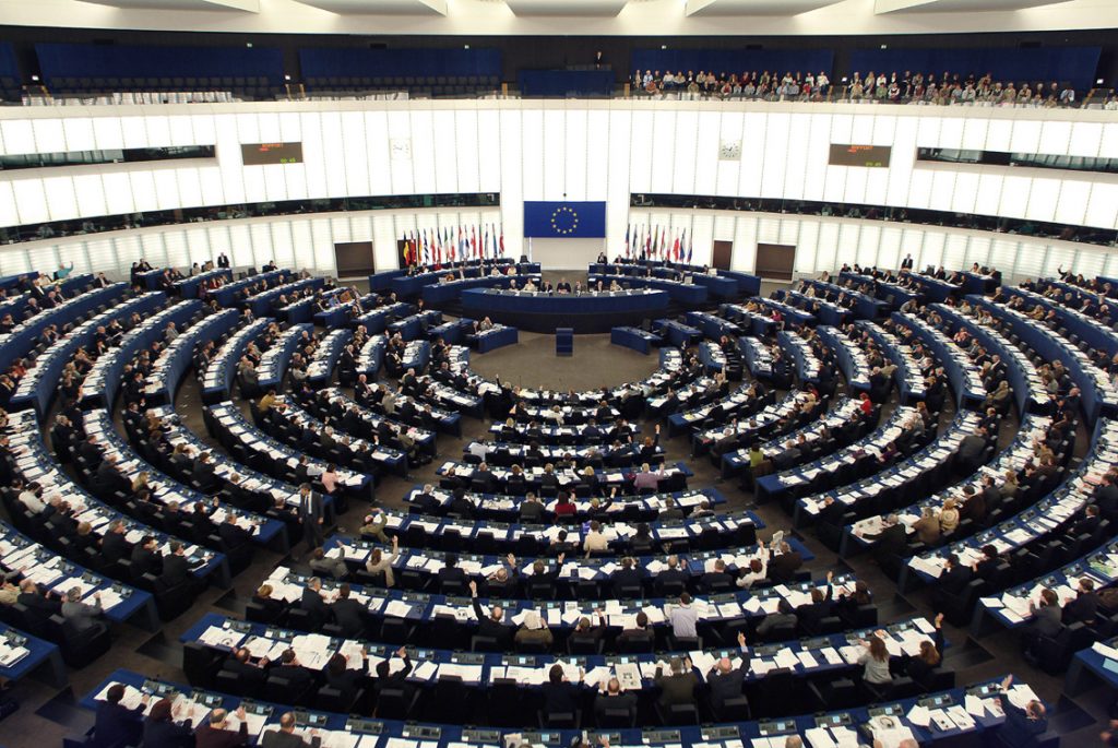 Parlamento Europeo rechaza polémica reforma de Copyright y da aire a gigantes tecnológicos