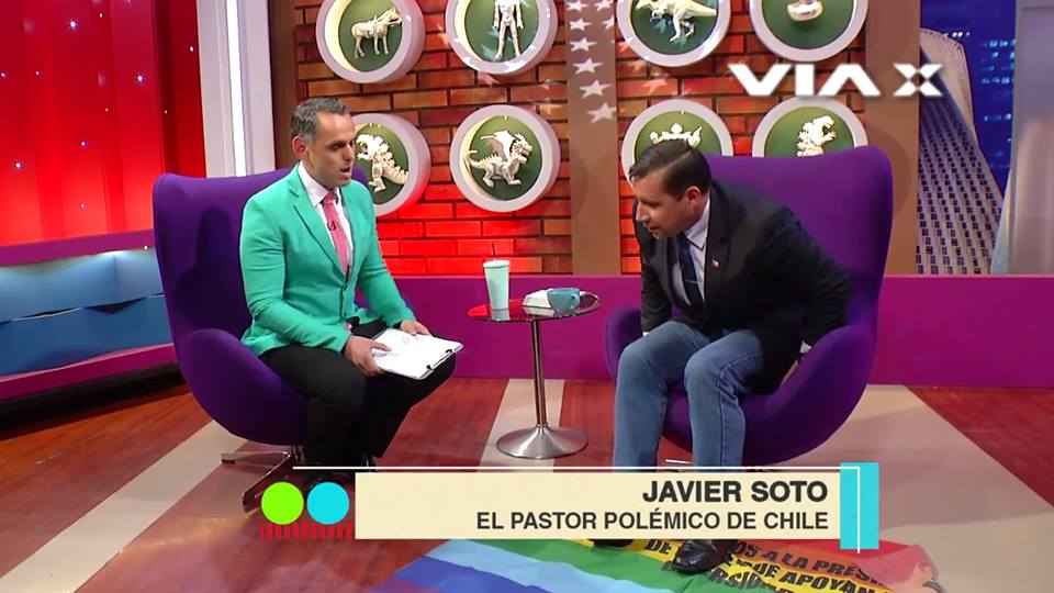VIDEO| Pastor Soto ofende a Villouta y a toda la comunidad gay con ataque homofóbico en Vía X