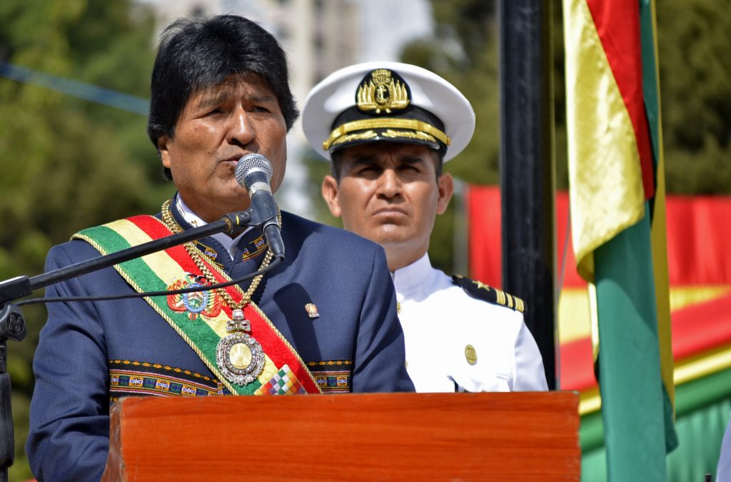 Evo Morales homenajeó a bolivianos expulsados y anunció que demandará a Chile: «Nunca nos callaremos»