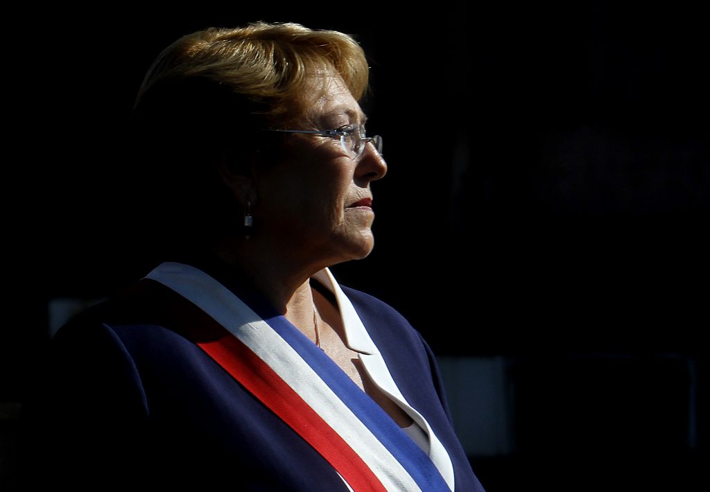Persona solicitaba pensiones de invalidez haciéndose pasar por la presidenta Michelle Bachelet