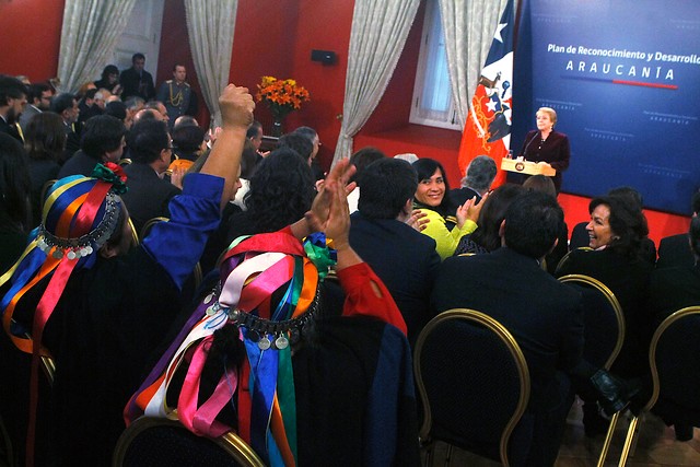 Bachelet lanza la Ley Araucanía: «Solo para los que vengan con manos limpias y cara descubierta»