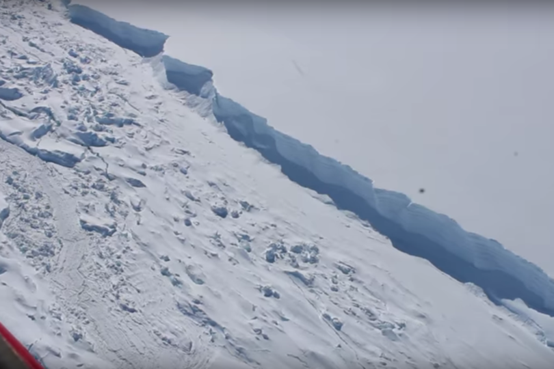 Alerta mundial por iceberg que se está desprendiendo en la Antártica chilena