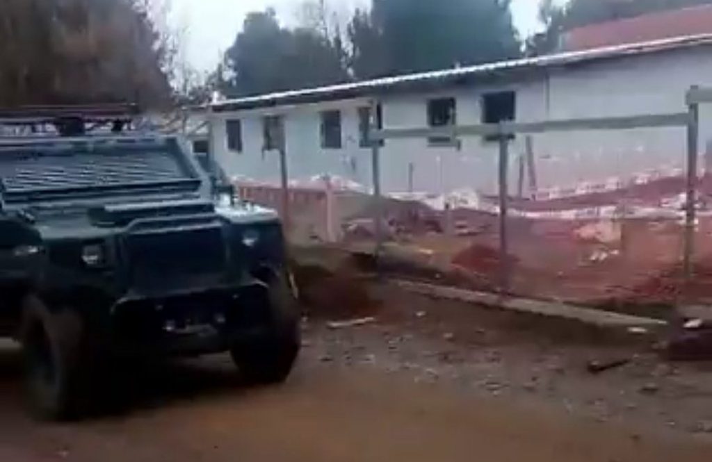 VIDEO| Fuerzas Especiales irrumpe con bombas lacrimógenas en escuela rural en Temucuicui
