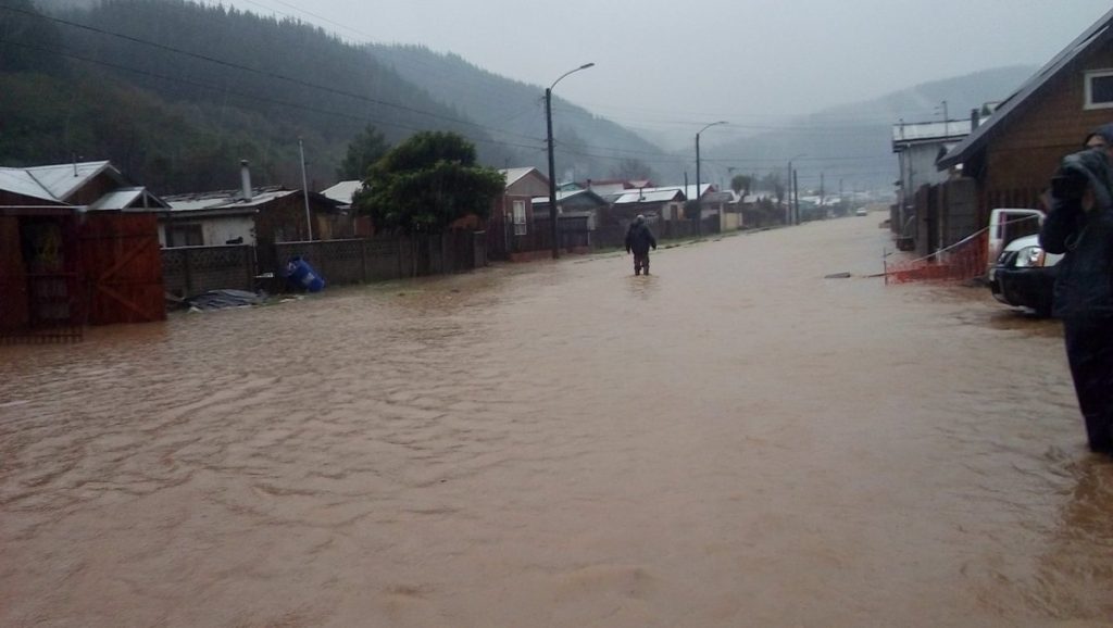 Desborde del río Curanilahue genera inundación de 800 casas en la comuna