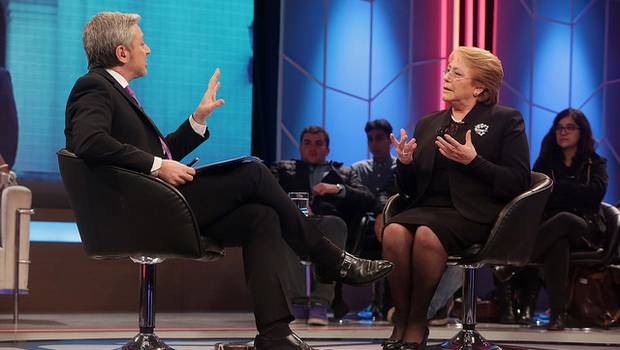 Michelle Bachelet descarta presencia de clase media y obrera en el Frente Amplio: «Más bien son ‘hijos de…’»