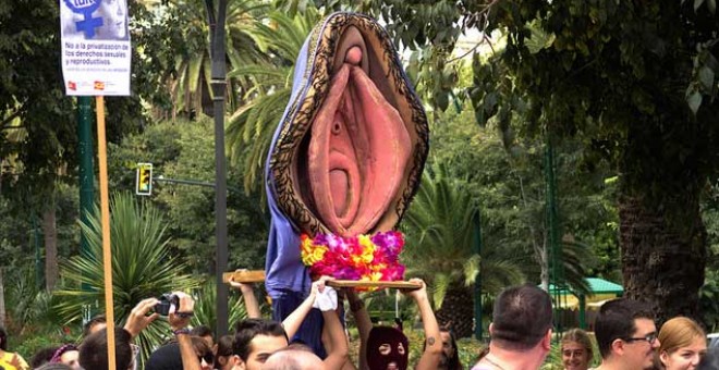 «Coño insumiso»: Abren juicio contra mujeres que realizaron procesión con una vagina por herir ritos religiosos