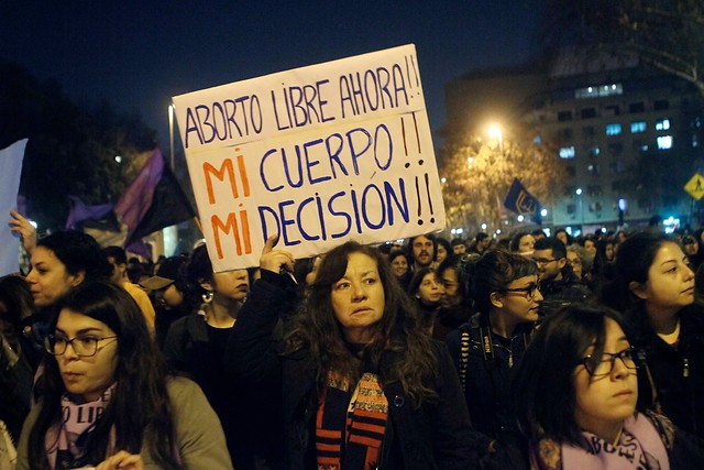 REDES| El hashtag #NosVemosTC se toma Twitter ante ofensiva de Chile Vamos por bajar proyecto de aborto