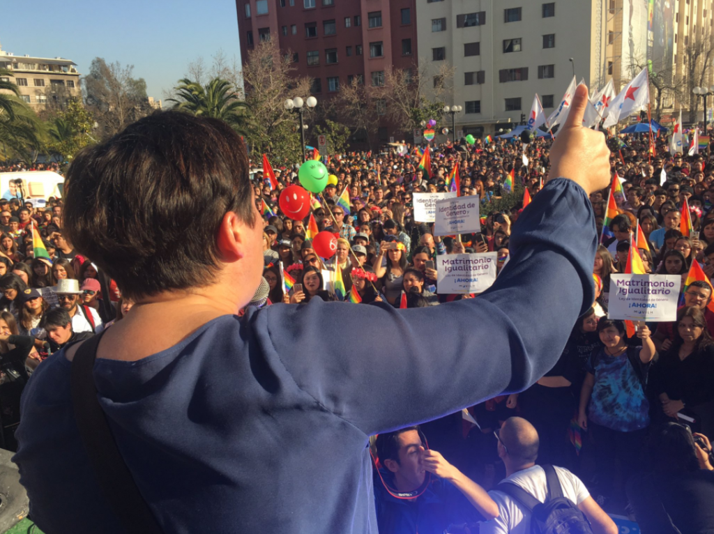 Marcha del Orgullo LGBTI: El conflicto que tuvo enfrentados al Movilh con Beatriz Sánchez durante tres horas