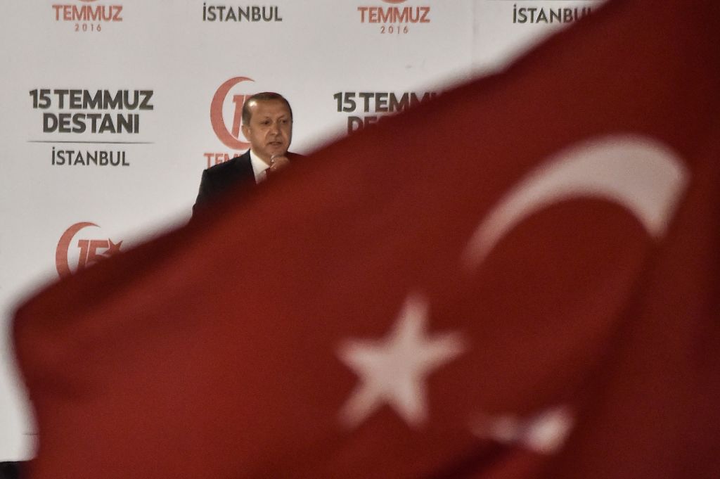 Erdogan anuncia pena de muerte en Turquía: «Le arrancaremos la cabeza a los traidores»