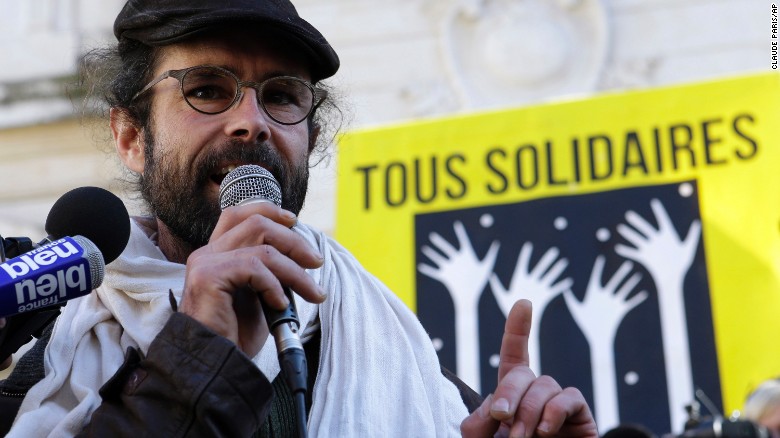 Activista francés fue condenado por ayudar a 200 inmigrantes: «Lo hice con placer y continuaré luchando»