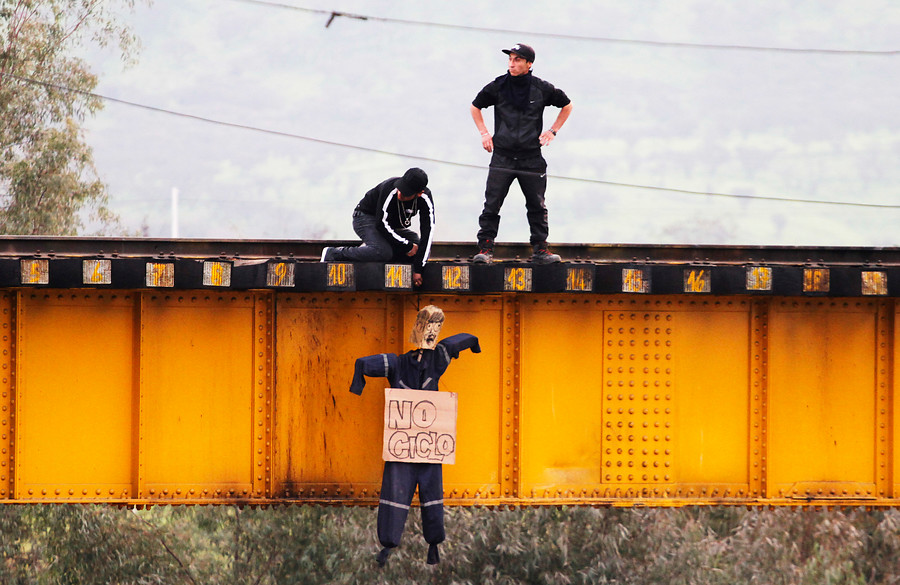 Rebelión en Til Til: Desconocidos atacaron línea férrea que traslada basura hacia relleno sanitario Lomas Lo Colorado