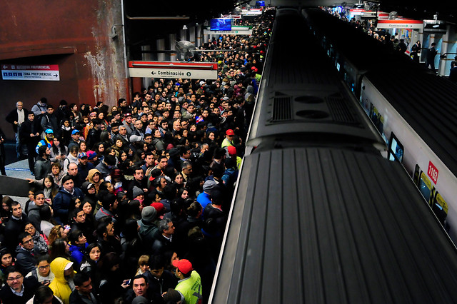 FOTOS| El colapso de la Línea 1 del metro de Santiago esta mañana