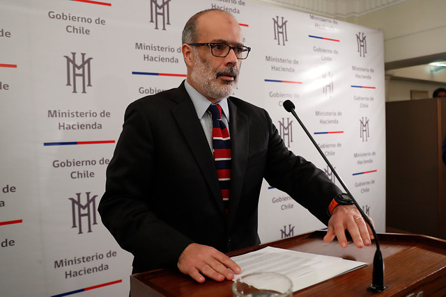 Rodrigo Valdés confirma su renuncia al ministerio de Hacienda: «No logré que todos compartieran mi convicción»