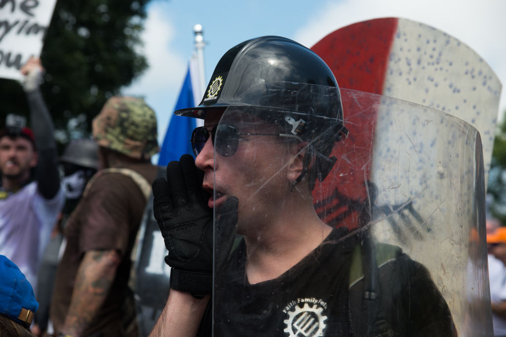 #Charlottesville: Declaran estado de emergencia en Virginia por violenta marcha de supremacistas blancos