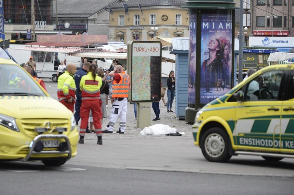 Ataque en Finlandia deja dos muertos y varios heridos por apuñalamiento múltiple