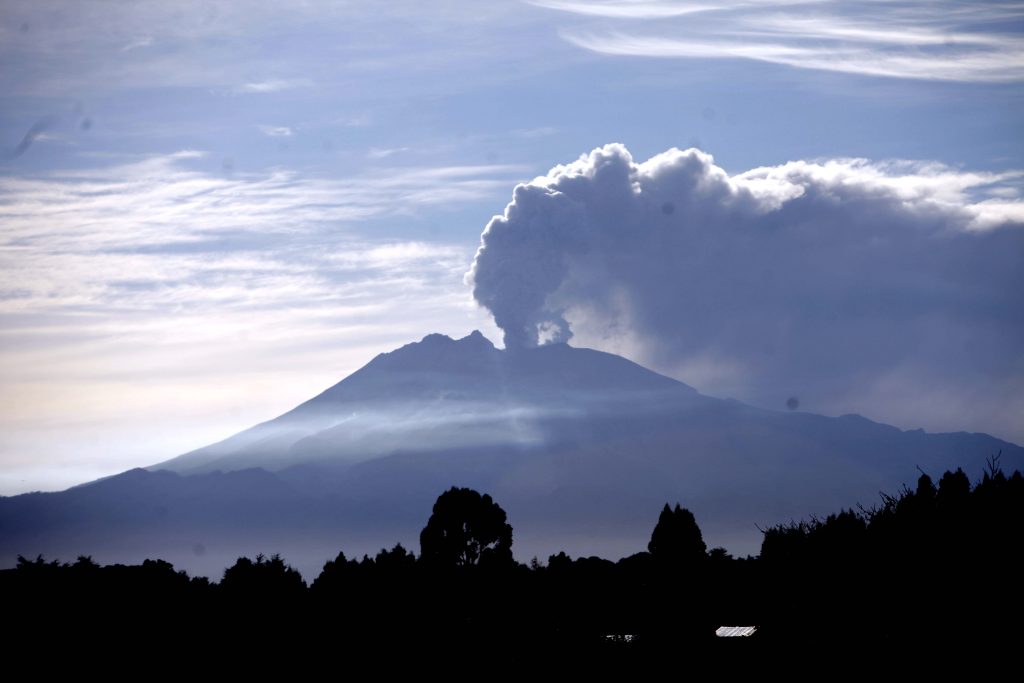 A propósito de México: ¿Cómo se monitorea la actividad de los volcanes en Chile?