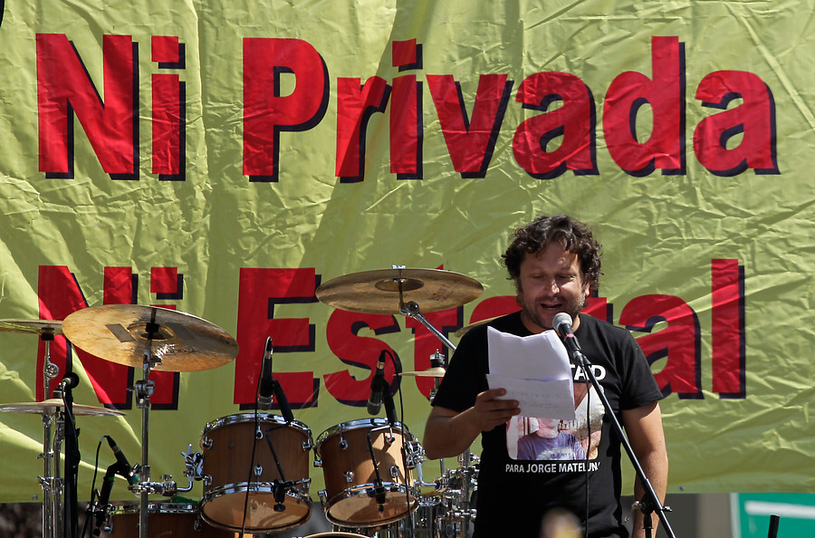 Daniel Alcaíno: A los mapuche «se les criminaliza, se les acusa a priori, se les tortura, no tienen juicios justos»