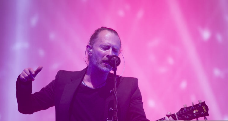 Conductor de Fox News critica a Radiohead y dice que «le robaron todo a Coldplay»